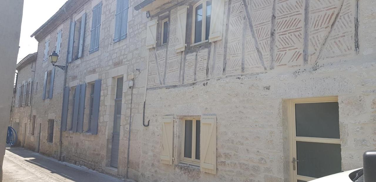 La Cour Saint Louis Bed and Breakfast Castelnau-Montratier Exteriör bild