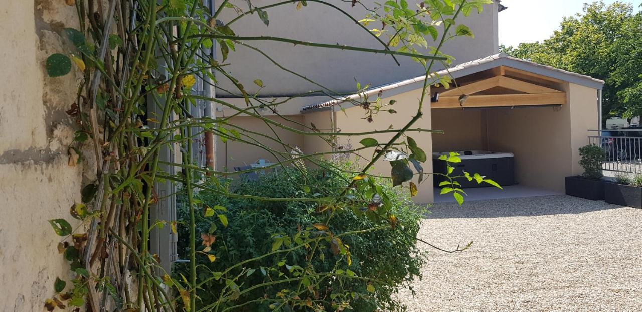 La Cour Saint Louis Bed and Breakfast Castelnau-Montratier Exteriör bild